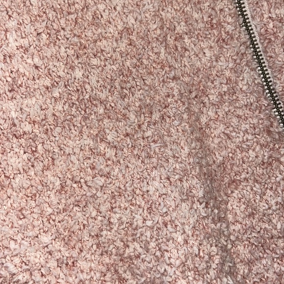 1/4 Zip up - Picture 3 of 3